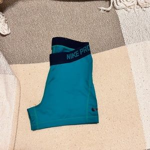 Women’s Nike pro, athletic short. Size small.